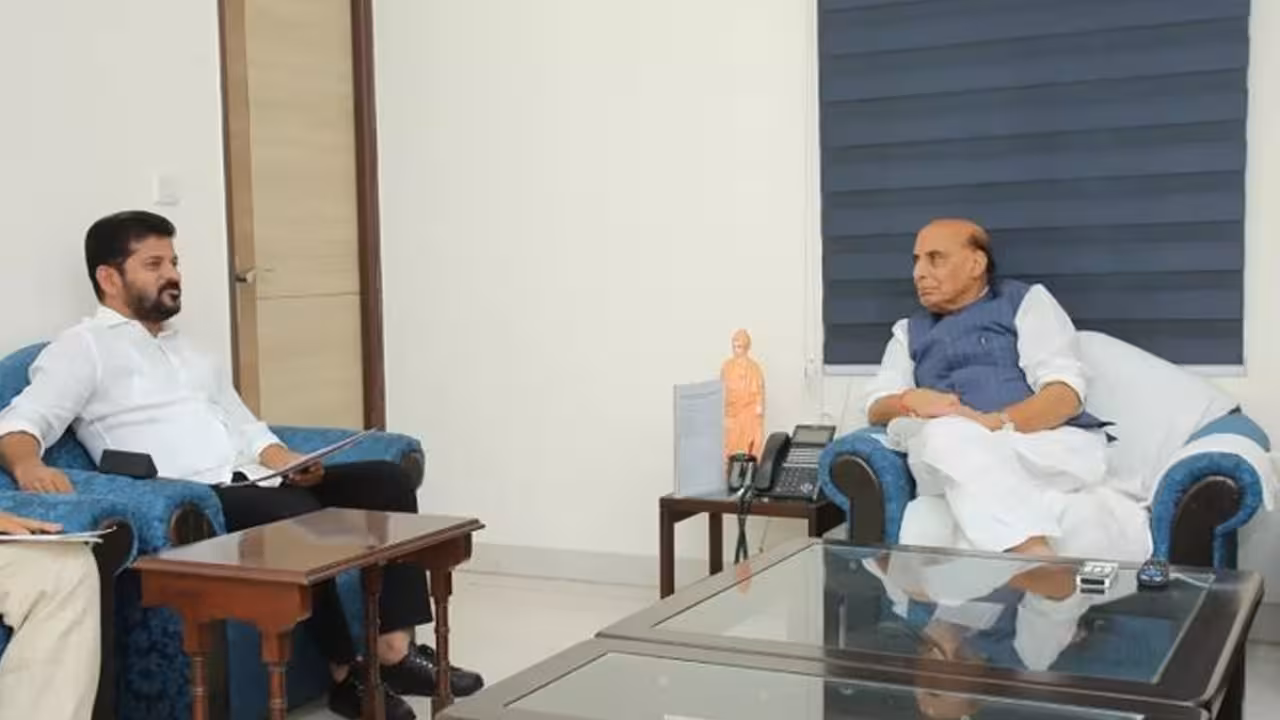 కేంద్ర మంత్రి రాజ్‌నాథ్‌ సింగ్‌తో సీఎం రేవంత్ రెడ్డి భేటీ