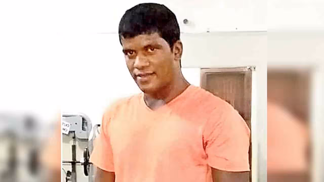 Suicide | ‘ఆమె’ జ్ఞాప‌కాల‌తో.. భార్య ఉరేసుకున్న గ‌దిలోనే భ‌ర్త ఆత్మ‌హ‌త్య‌