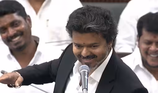 స్టాలిన్ స్టైల్ అనుకరణతో సీఎం విజయ్ కౌంటర్