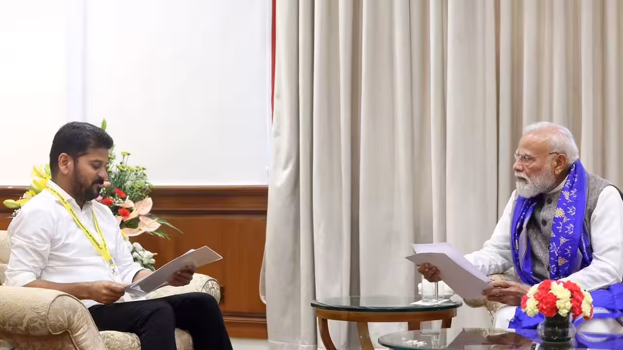 తెలంగాణ ప్రాజెక్టులకు సహకరించండి : ప్రధాని మోదీకి సీఎం రేవంత్ రెడ్డి విజ్ఞప్తి