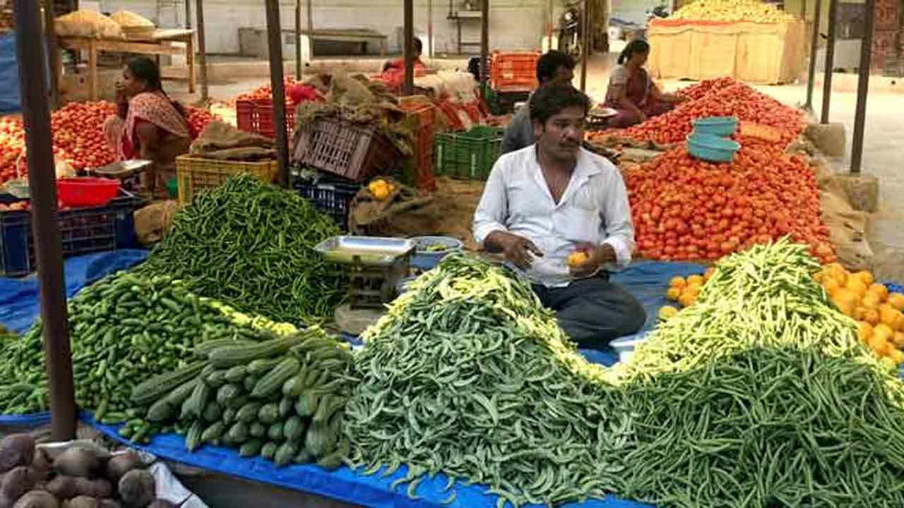 Vegetables Rates | కొండెక్కిన ‘బీర‌కాయ‌’.. భ‌గ్గుమంటున్న ‘ప‌చ్చిమిర్చి’