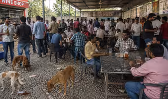 తెలంగాణ‌లో ఏడాదికి రూ.ల‌క్ష కోట్ల మ‌ద్యం విక్ర‌యాలు! పదేళ్లలో ఒక వ్యక్తి ఖర్చు ఎంతో తెలుసా?