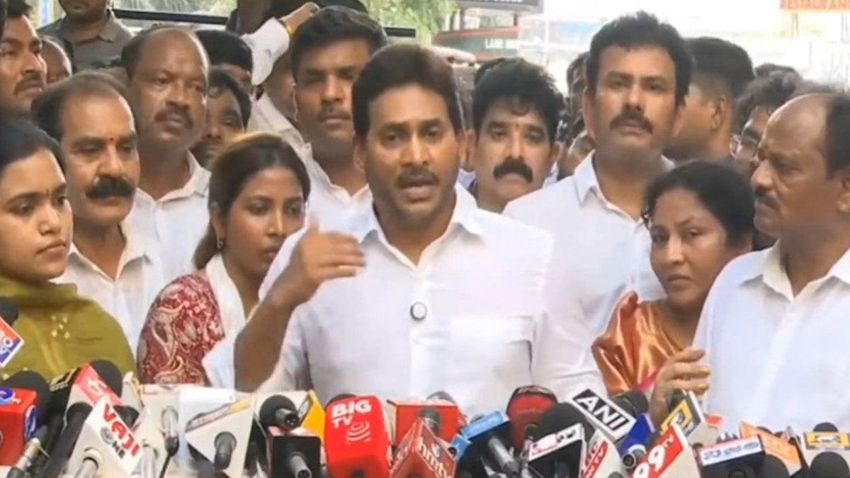 స్టీల్‌ ప్లాంట్‌ ప్రమాదంపై కేంద్ర, రాష్ట్ర ప్రభుత్వాల స్పందన బాధకరం : మాజీ సీఎం జగన్