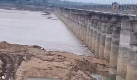 వండర్..అంతటా కరువు..మేడిగడ్డ వద్ద లక్ష క్యూసెక్కుల ప్రవాహం!