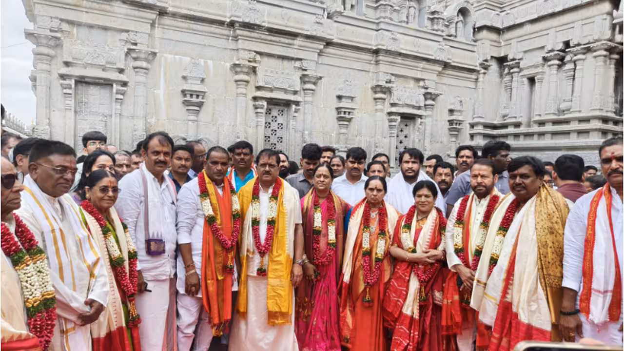 యాదగిరి గుట్ట పాలక మండలి ప్రమాణా స్వీకారం
