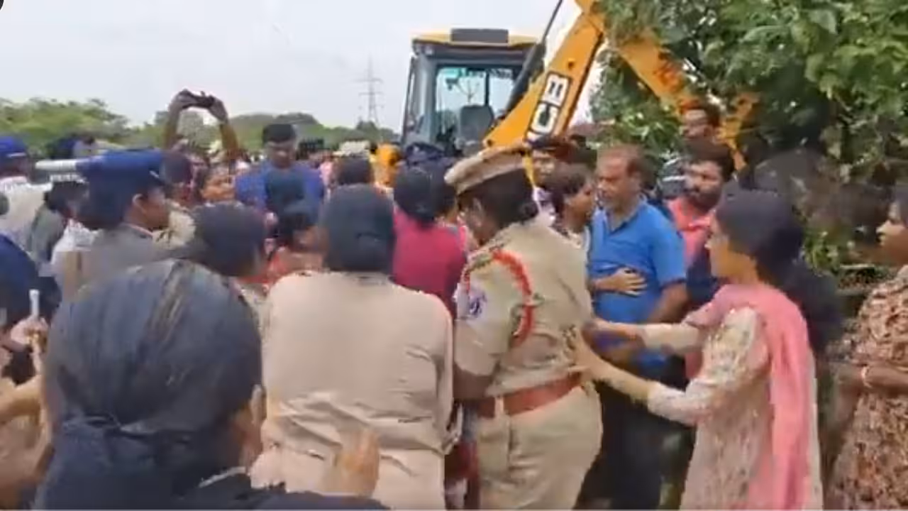 బహదూర్‌గూడలో తీవ్ర ఉద్రిక్తత.. 650 ఎకరాల భూముల స్వాధీనం!