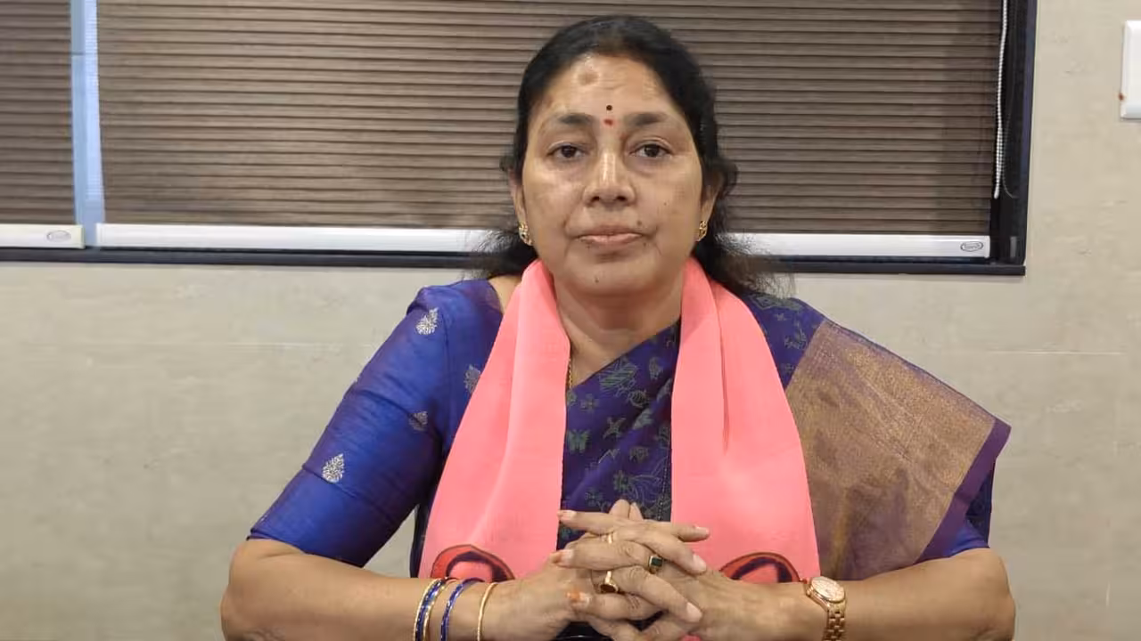 యాదగిరిగుట్ట ట్రస్ట్ బోర్డులో స్థానికులు ఎక్కడా ? గొంగిడి సునీత