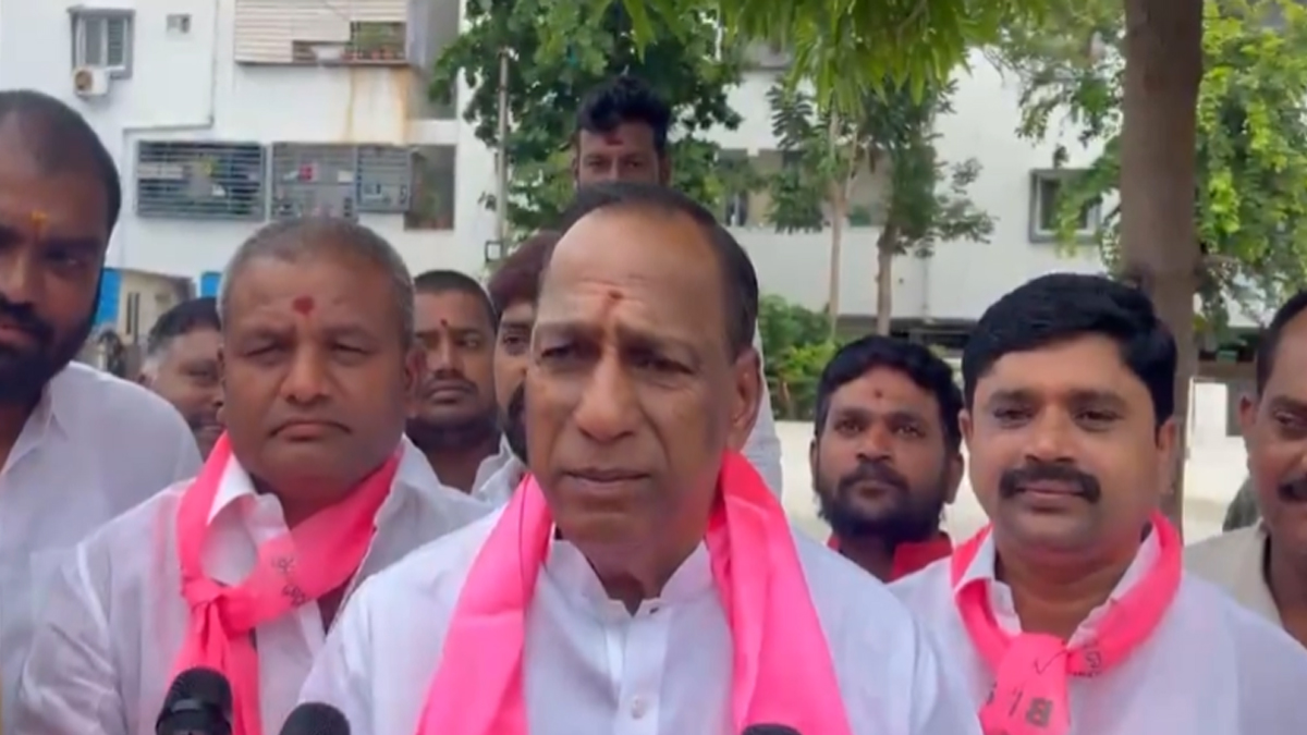 రక్తంతో లేఖ..నేను పార్టీ మారడం లేదు: మల్లారెడ్డి