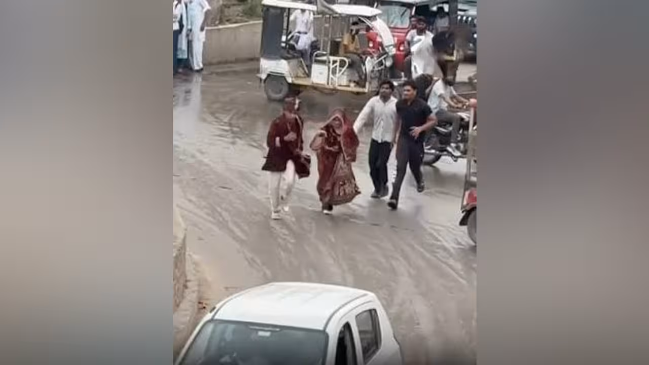 మండపం నుంచి వరుడు పరార్..రోడ్లపై వెంబడించిన వధువు, బంధువులు !