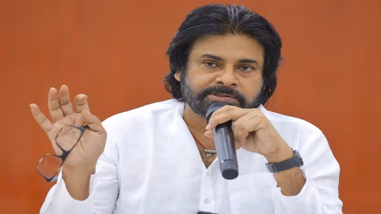 పవన్ కళ్యాణ్‌కు ముంబైలో 3 గంటల పాటు సర్జరీ