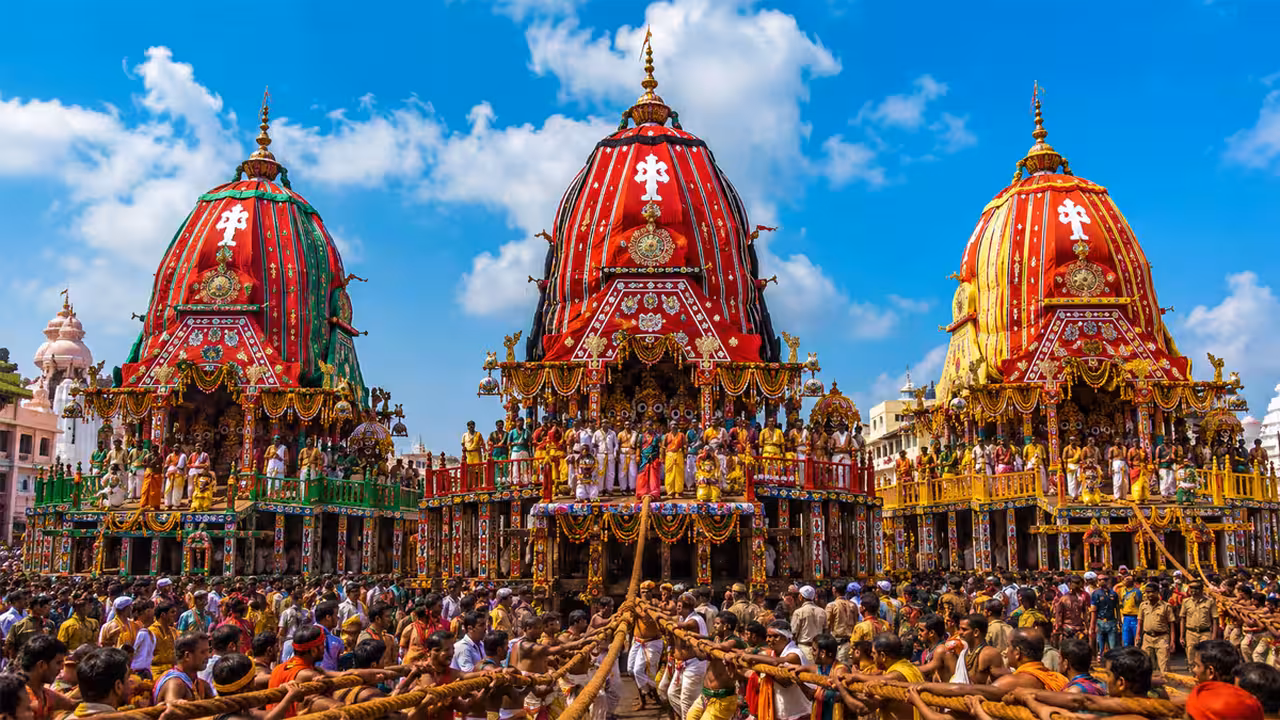 పూరీలో జగన్నాథ రథయాత్ర షురూ.. పోటెత్తిన భక్తులు