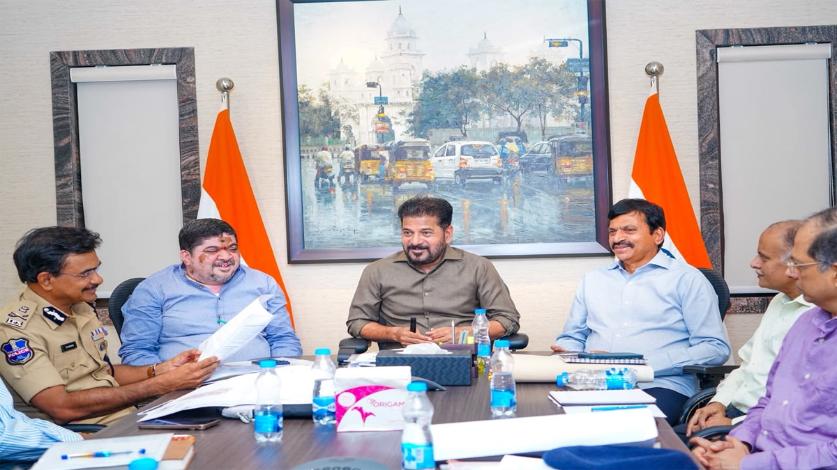 క్యూర్ లో జనావాసాల పరిధిలోనే ఇందిరమ్మ ఇండ్లు : సీఎం రేవంత్ రెడ్డి