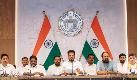 కేసీఆర్‌ కిలాడీల కమిటీలో ఎంపీ ఈటల.. అందుకే బీఆరెస్‌ పాట..