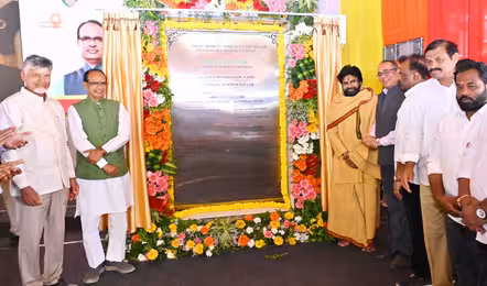 వీబీ జీరామ్‌జీ పథకంలో గ్రామానికి రెండు కోట్లు : శివరాజ్‌సింగ్‌ చౌహాన్‌