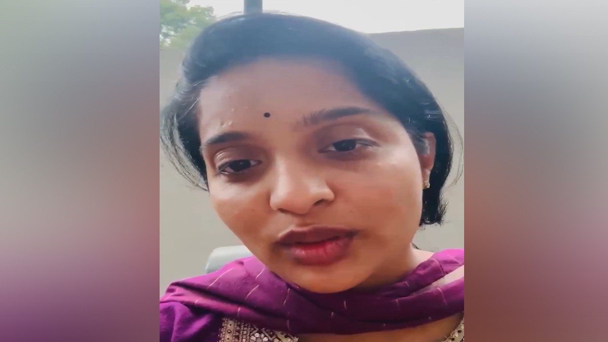 టెక్ మహీంద్రా కంపెనీ ముందు ఉద్యోగిని ధర్నా..వైరల్