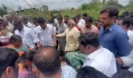 మా భూములకు కాదు… మా బతుకులకే కంచె వేస్తున్నారు !