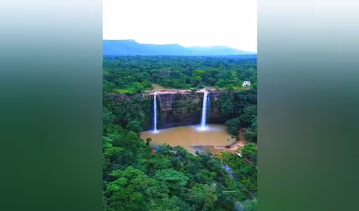 కనుల విందు..ఖరల్‌ధాస్ జలపాతం పరవళ్లు!